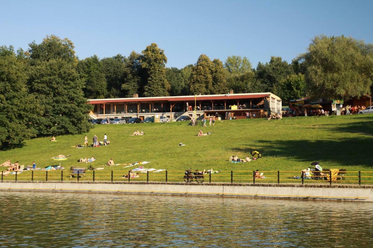 Restaurace Penzion Pod Sumarnikem Tvarozna Lhota Extérieur photo