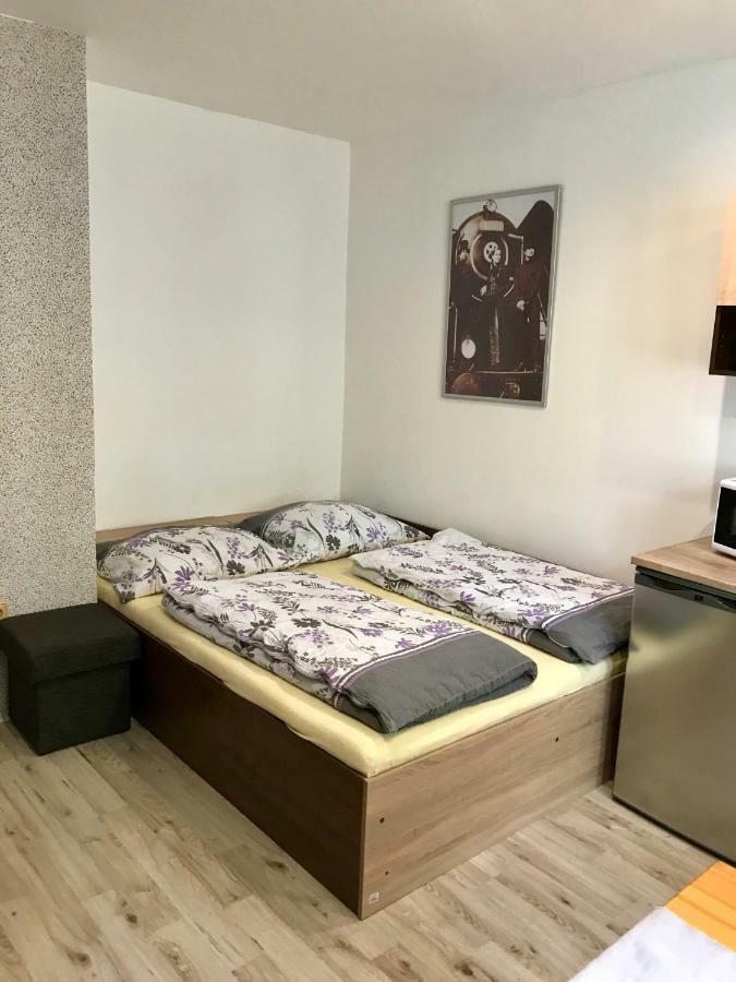 Restaurace Penzion Pod Sumarnikem Tvarozna Lhota Extérieur photo